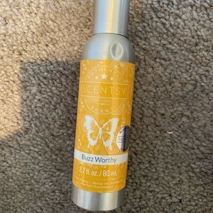 Scentsy Buzz Worthy Room Spray